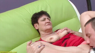 Koros érett nő és a zsenge csóka