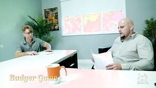 Perverz anyukák és a főnök könyörtelen kukija