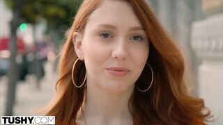 Arietta Adams a vörös lotyó fiatal