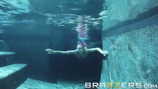 Anna Bell Peaks derekasan análba rakva