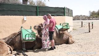 Méretes csöcsű arab csajszi baszása