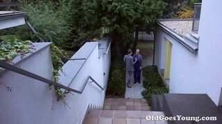 Fater lerendezi a tinédzser macát