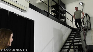 EvilAngel - Eveline Dellai a fotóssal reszel