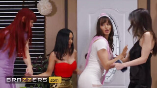 Brazzers - Repedtsarkú csajok a leány búcsún hancuroznak