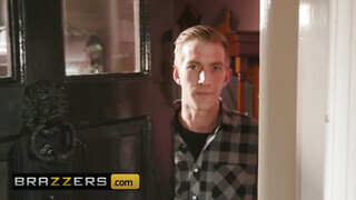 Brazzers - Amber Jayne kipróbálja a méretes hímtagot