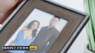 Brazzers - Ava Addams a férje haverjával kupakol