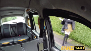 Fake Taxi - Szoknyás zsenge csajszika a taxissal dug