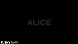 TUSHYRAW - Alice Pink popója megdöngetve