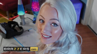 Brazzers - Nicolette Shea élvezi ha keményen reszelik