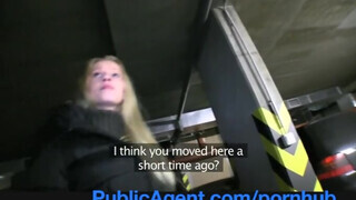 PublicAgent - Bella Karina a gigantikus cicis világos szőke
