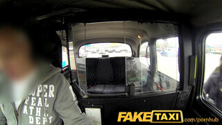 FakeTaxi - cuki szuka hatalmas seggel megfizet