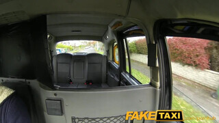 FakeTaxi - fősulis csajszika ordítva élvez