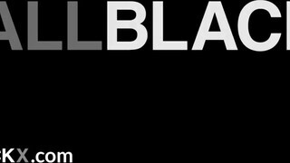 AllBlackX - Cecilia Lion a kívánatos szőrös muffos tinédzser