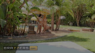 Brazzers - Angela White és Savannah Bond leápolják a farkat