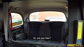 Fake Taxi - Angelina a hátsó ülésen hancúrozik