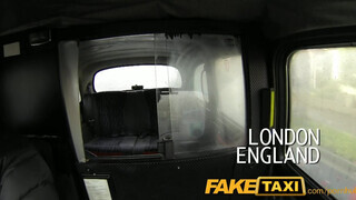 FakeTaxi - méretes kannás debella gádzsi a taxiban