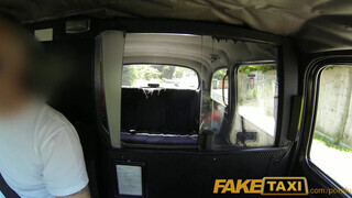 FakeTaxi - Rio Lee a hatalmas didkós fekete szuka
