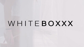 WHITEBOXXX - Világos Szőke fiatal csaj extra masszázst kap