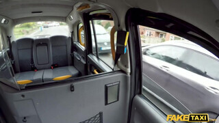 Fake Taxi - Lina Luxa a magas francia zsenge pipi