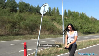 Méretes tőgyes fiatal csaj pénzért reszel - Public Agent