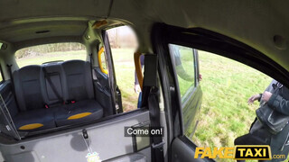 Fake Taxi - Summer Rose két cerkát kap