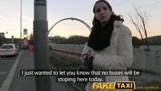 FakeTaxi - Tinédzser ápoló csajszi kefél a taxiban