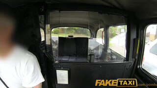 FakeTaxi - Nicola Kiss kamatyol a taxissal
