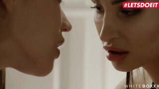 White Boxxx - Alyssia Kent és Alyssa Reece a bájos román lányok
