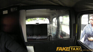 FakeTaxi - gigantikus mellű csajszika nem akar fizetni