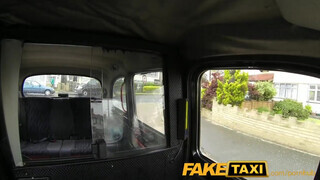 FakeTaxi - egy csábos irodista pipi
