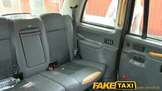 FakeTaxi - tökéletes tőgyes tinédzser gádzsi