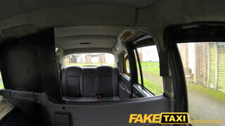 FakeTaxi - begerjedt maca hívja a taxit