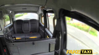 Fake Taxi - Gigászi picsájú latina milf fenékbe kúrva