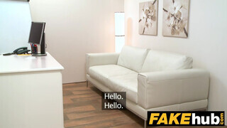 Fake Agent - hatalmas mellű ázsiai lány