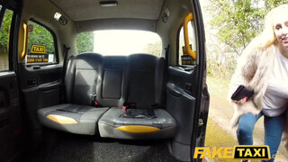 Fake Taxi - Hatalmas cickós világos szőke bekúrva