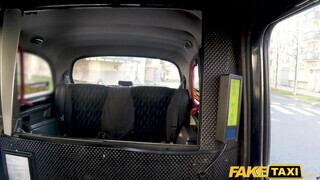 Fake Taxi - 19 éves fiatal maca szeretkezni akart