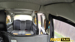 Fake Taxi - Rina Ellis a bájos sulis szuka