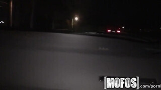 Mofos - Indigo Augustine a óriási cickós zsenge