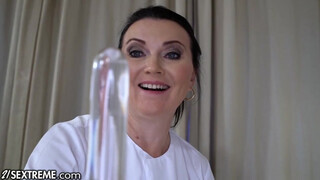 21Sextreme - Pufi anyuci és a tinédzser tinicsaj