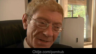 Vén fallosz és a tini titkárnője