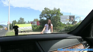 PublicAgent - Vanessa a vonzó stoppos bige