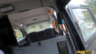 Fake Taxi - Cuki csaj kufircolni akar a taxiban
