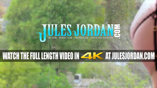 Jules Jordan - Athena Faris csoki manussal reszel