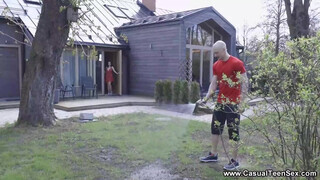 Casual Porno - rojtos pinájú tinédzser csajszika