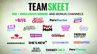 TeamSkeet - Katrina Jade turázás közben reszel