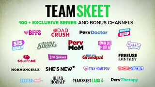 TeamSkeet - amatőr kerek szemű csajszika élvezi a baszást