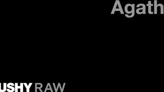 TUSHYRAW - Agatha a bűbájos vörös hajú bige