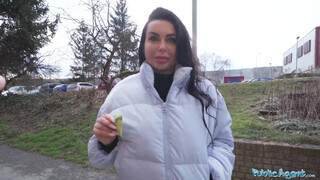 Public Agent - Arish a hatalmas keblű ukrán milf