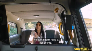 Fake Taxi - Megan Fiore a vadító gigantikus keblű gádzsi