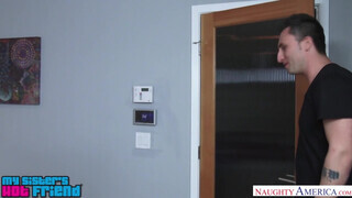 Abby Paradise a gigászi popós fiatal - Naughty America